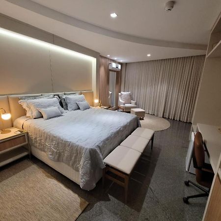 Lindoya Hotel Catalão Екстериор снимка