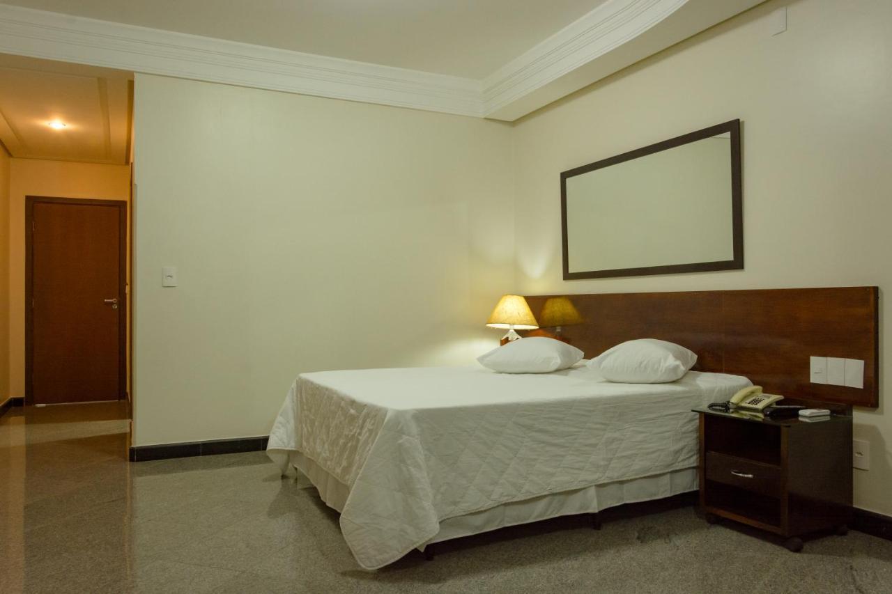 Lindoya Hotel Catalão Екстериор снимка