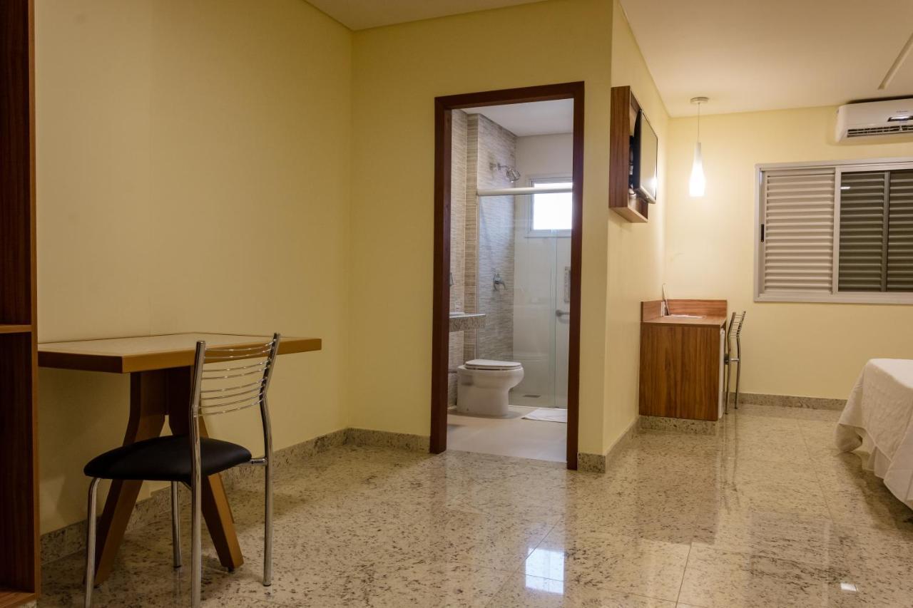 Lindoya Hotel Catalão Екстериор снимка