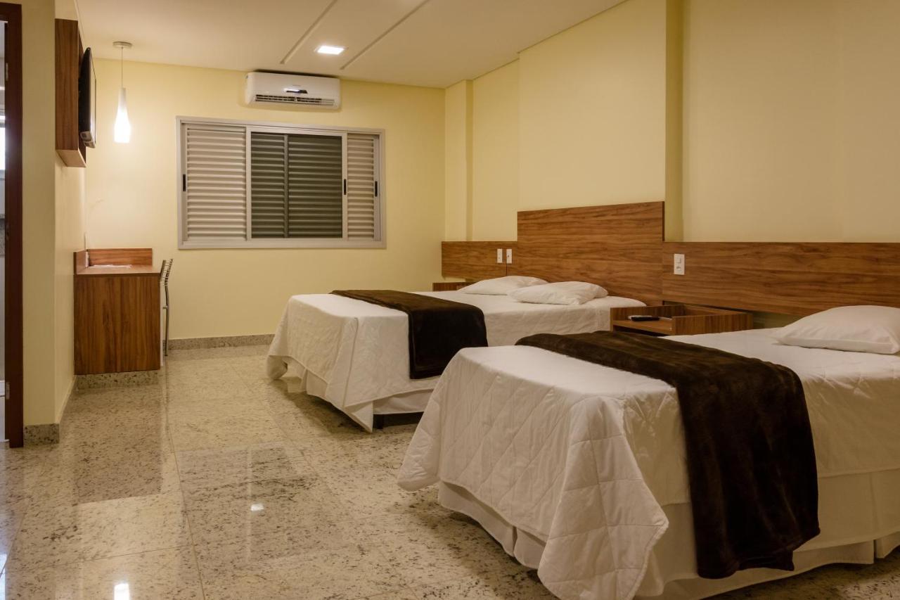 Lindoya Hotel Catalão Екстериор снимка