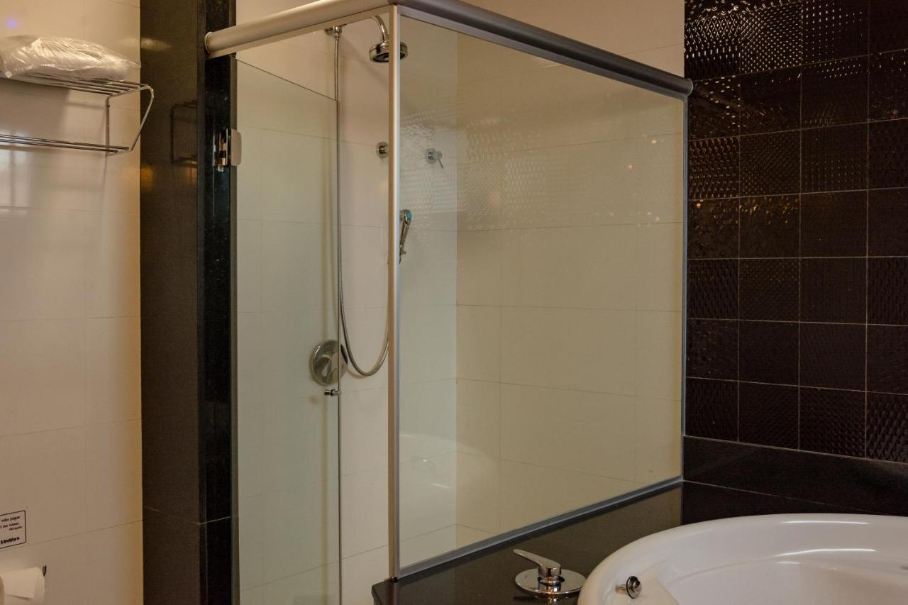 Lindoya Hotel Catalão Екстериор снимка