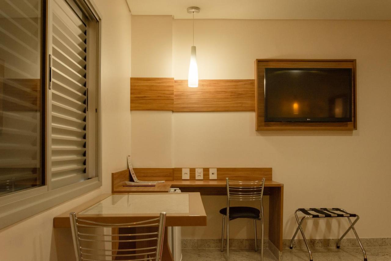 Lindoya Hotel Catalão Екстериор снимка