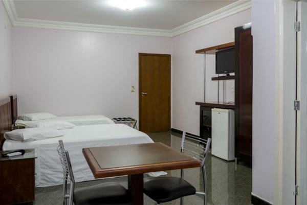 Lindoya Hotel Catalão Екстериор снимка